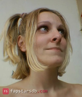 Bruna Blonde