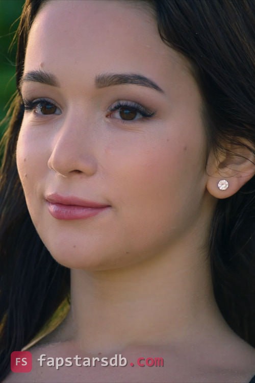 Ellie Leen