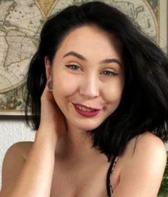 Jessii Van Riva