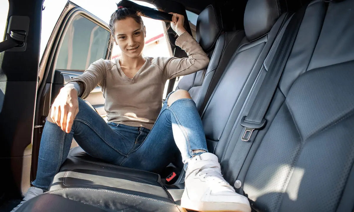 Brunette Teen Backseat Fucking