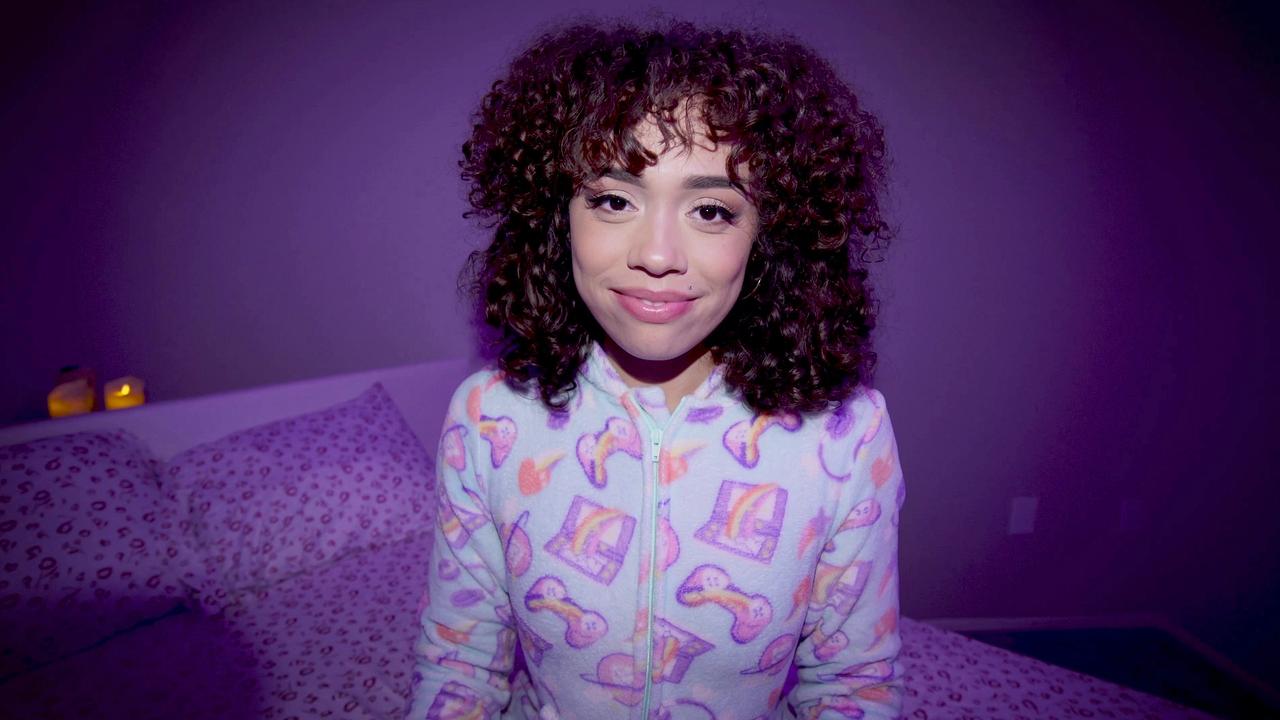 Willow Ryder Is Down For A Dirty Slumber Party