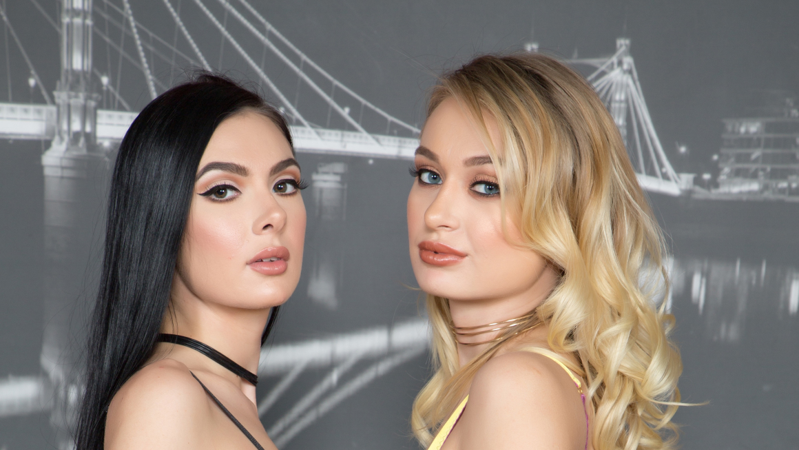 Big Double Sided Dong LIVE