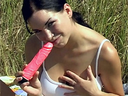 Wendy masturbates out in the open