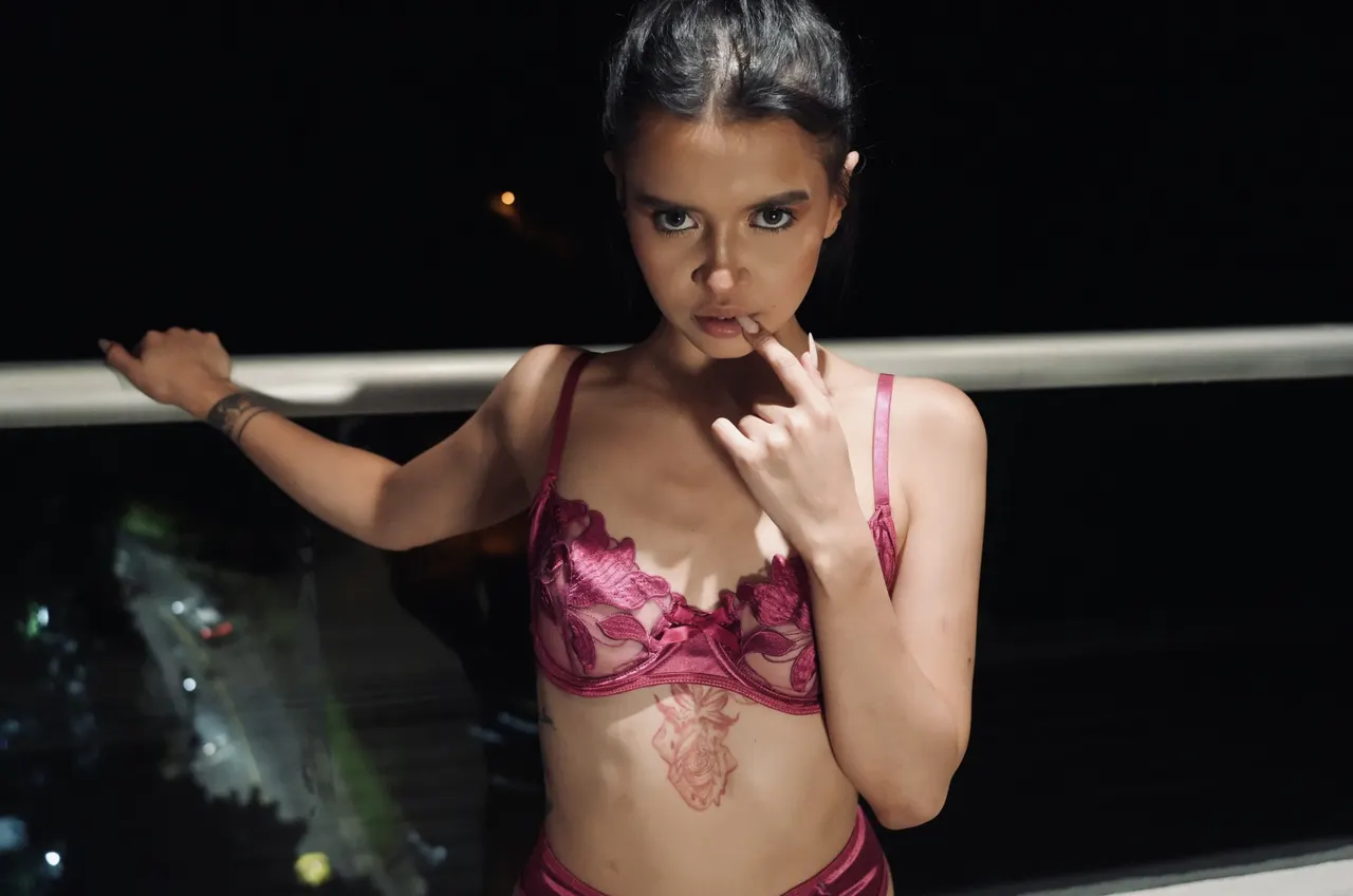 Sara Jones on Colombian Casting Couch