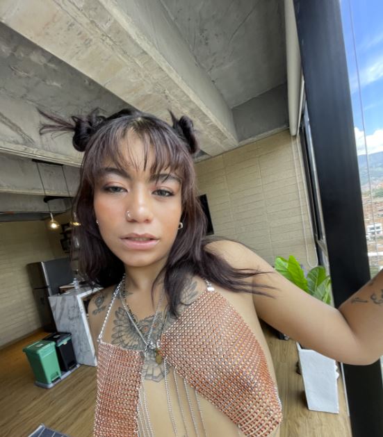 VANE OLIVIA Tattoo’d Sexy Teen First Time Porn Video