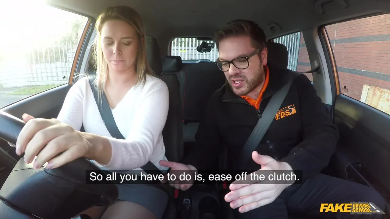 Czech babe orgasms after 1st lesson