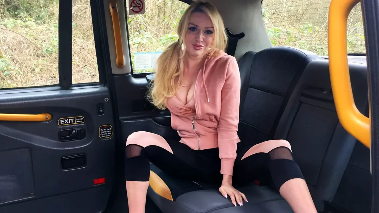 Sexy Mum with Big Tits Sucks Cock