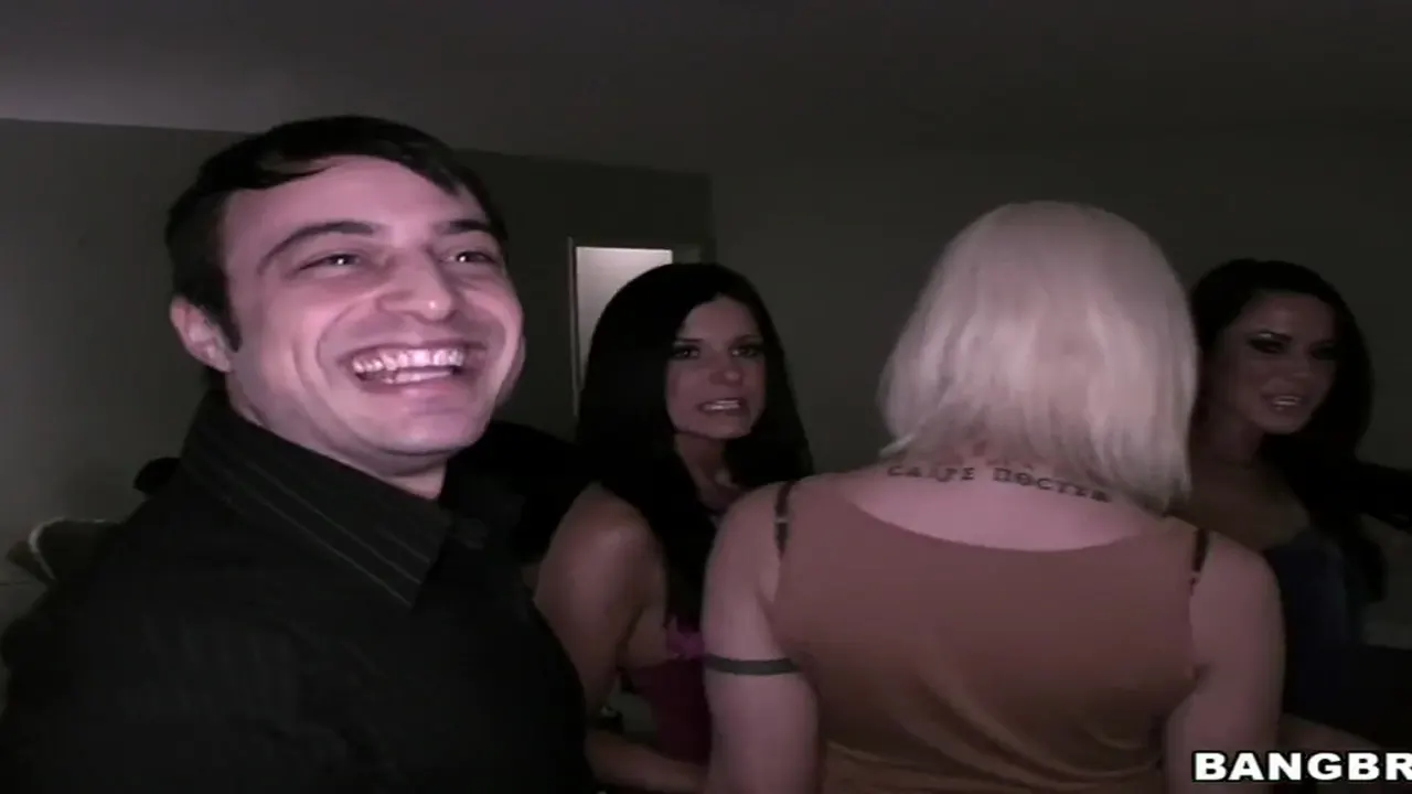 Satine Phoenix on Fuck Team Five
