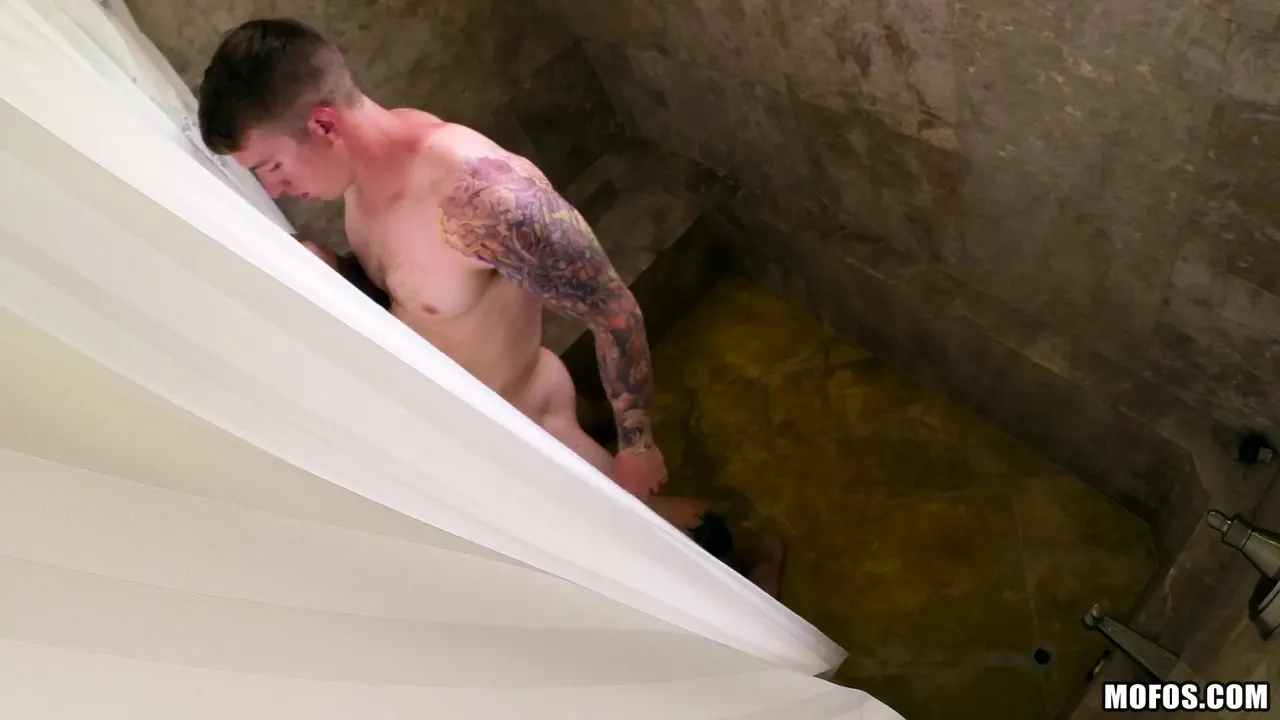 Trimmed Housewife Blows Stepson