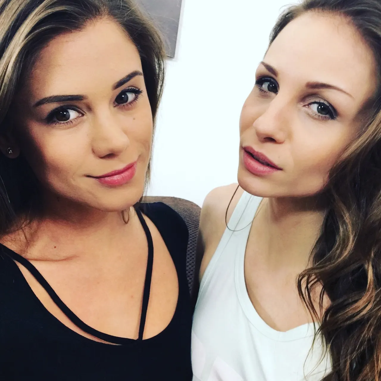 SUPERPRIVATEX Livesexshow Little Caprice and Mary Wet