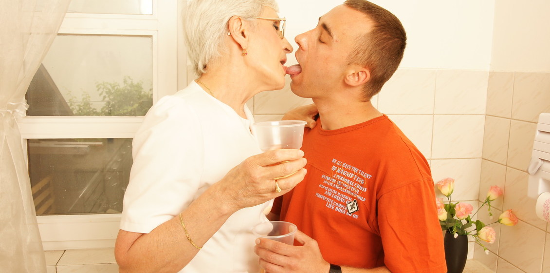 Grandma sex party 4 older ladies gets fucked by one young man