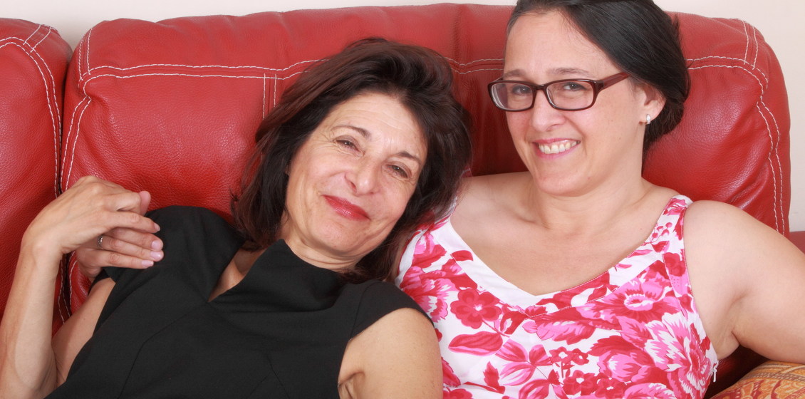 These hairy housewives love eating each other's pussy