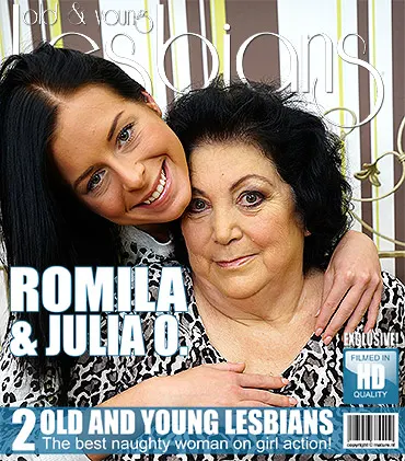 Hot lesbian with tongue piercing licks older lady's pussy