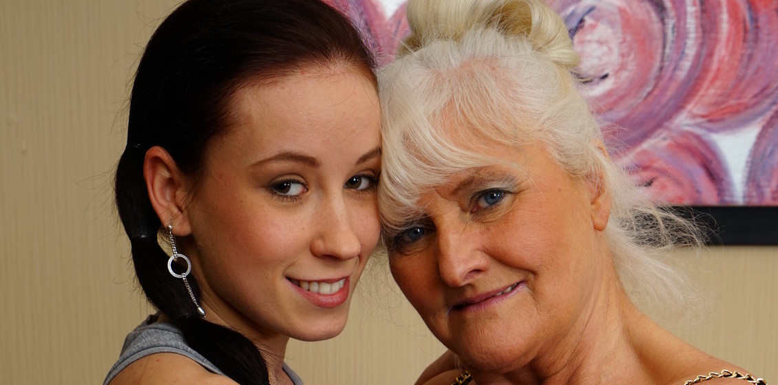 Grandma licks hot teen's pussy and ass and gets her own granny pussy eaten