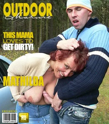 Saggy tits granny dogging