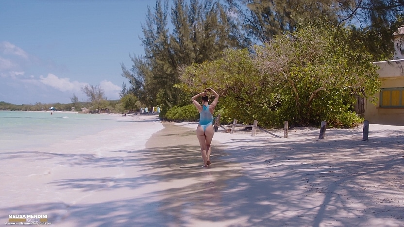 Beach Love 4K