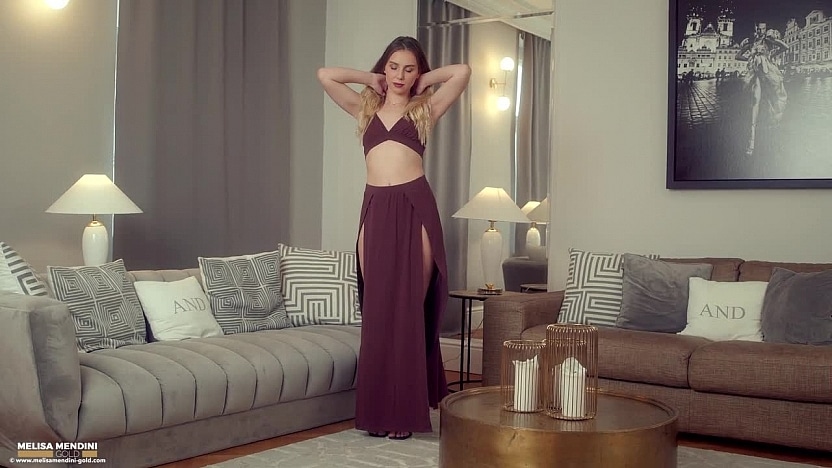 Dee Vine Elegant Muse 4K