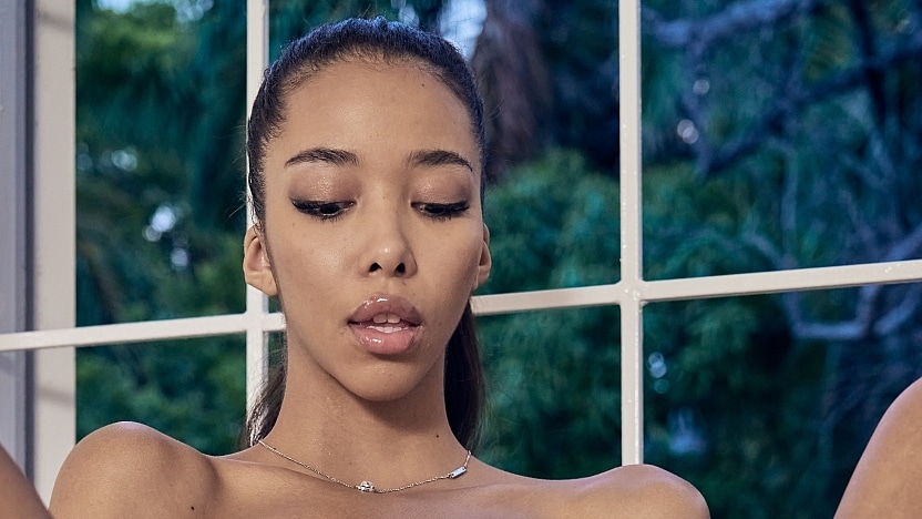 Lia Lin Exotic Beauty