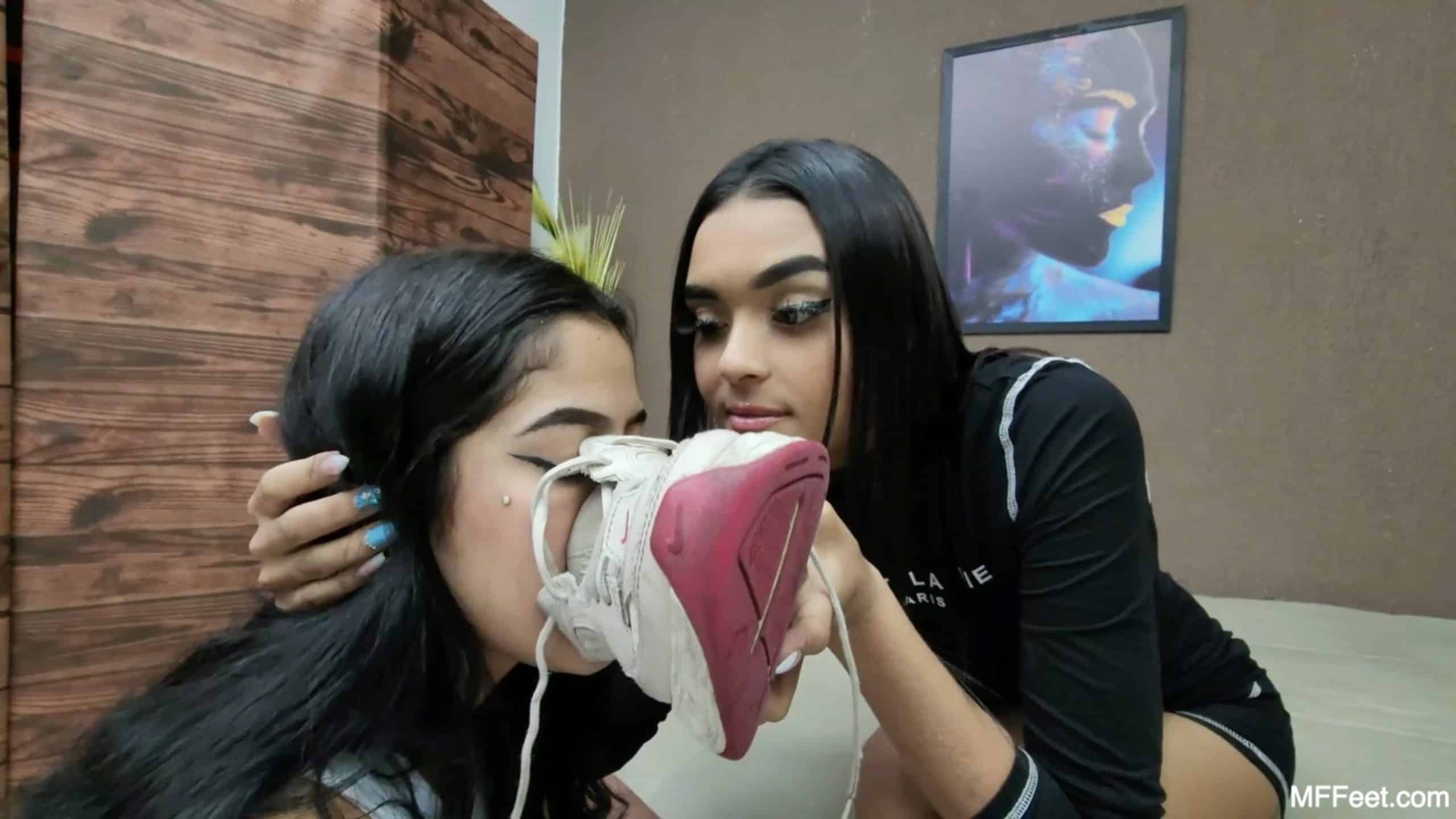 Zaira Gutti’s Feet Domination over Catita
