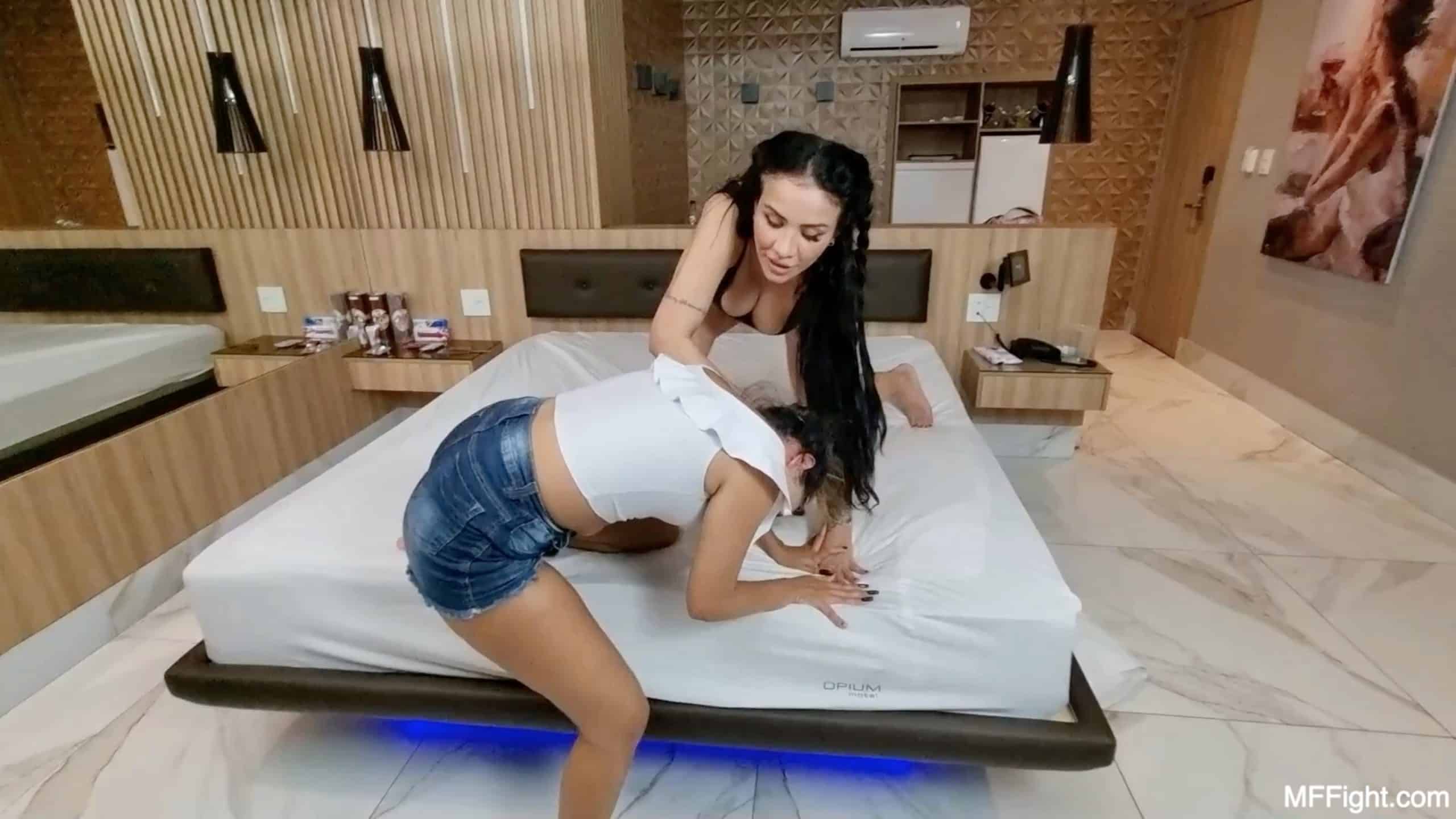Headscissor: The Return of Ariane Luquezi