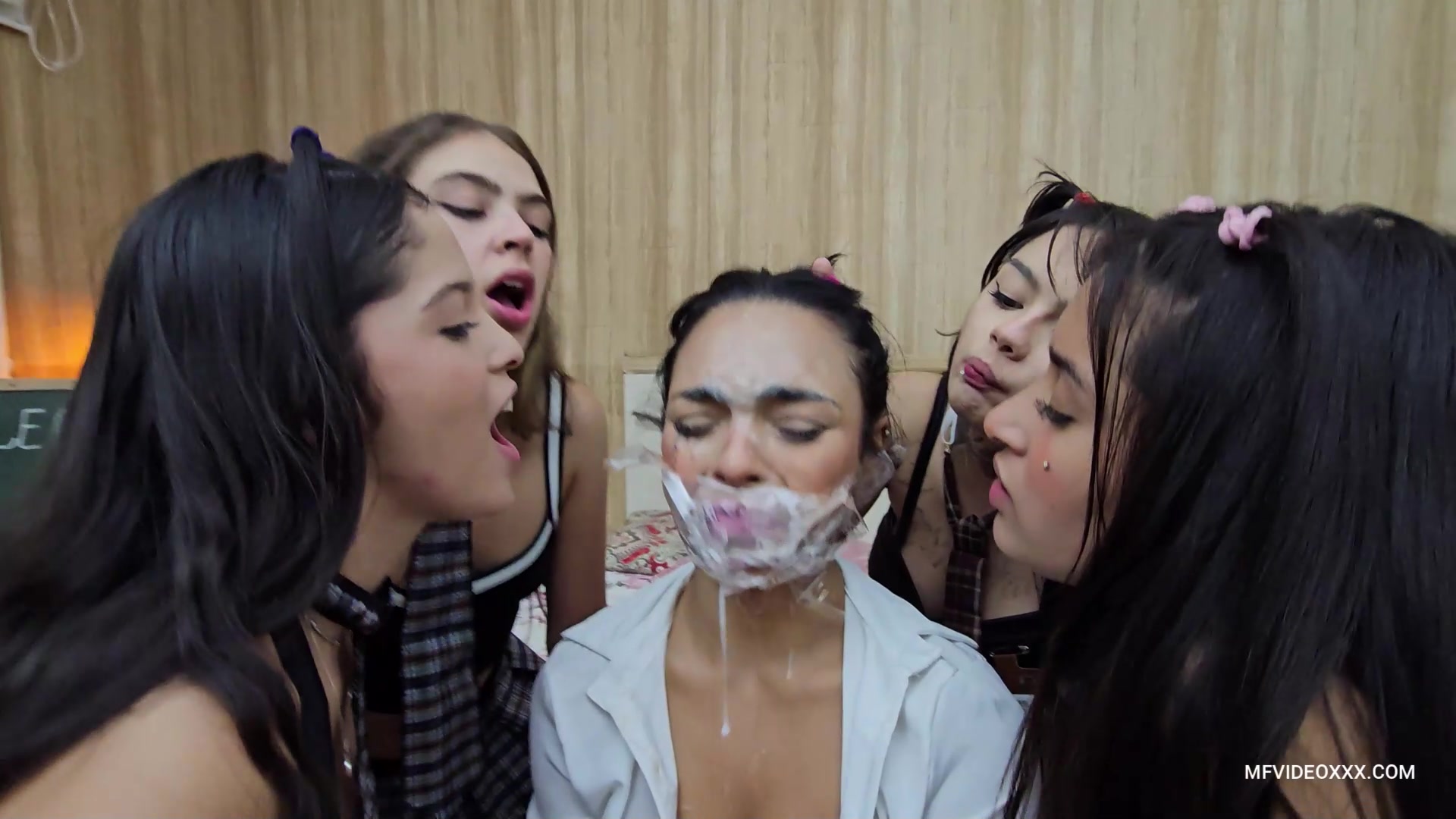 Spitting College Girls – Vol #214 New MF