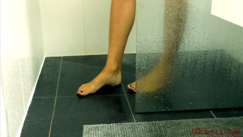 Looking at my mistress feet in the shower