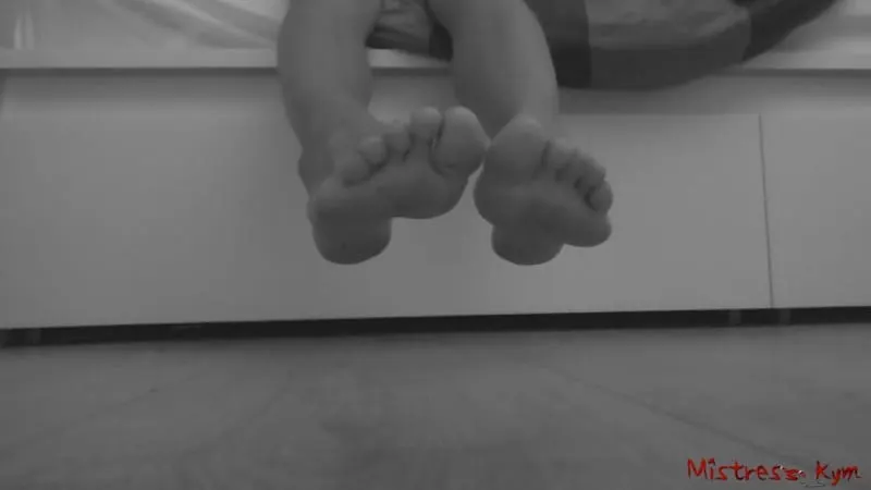 Bare feet fetish: aalking barefoot on dirty floor