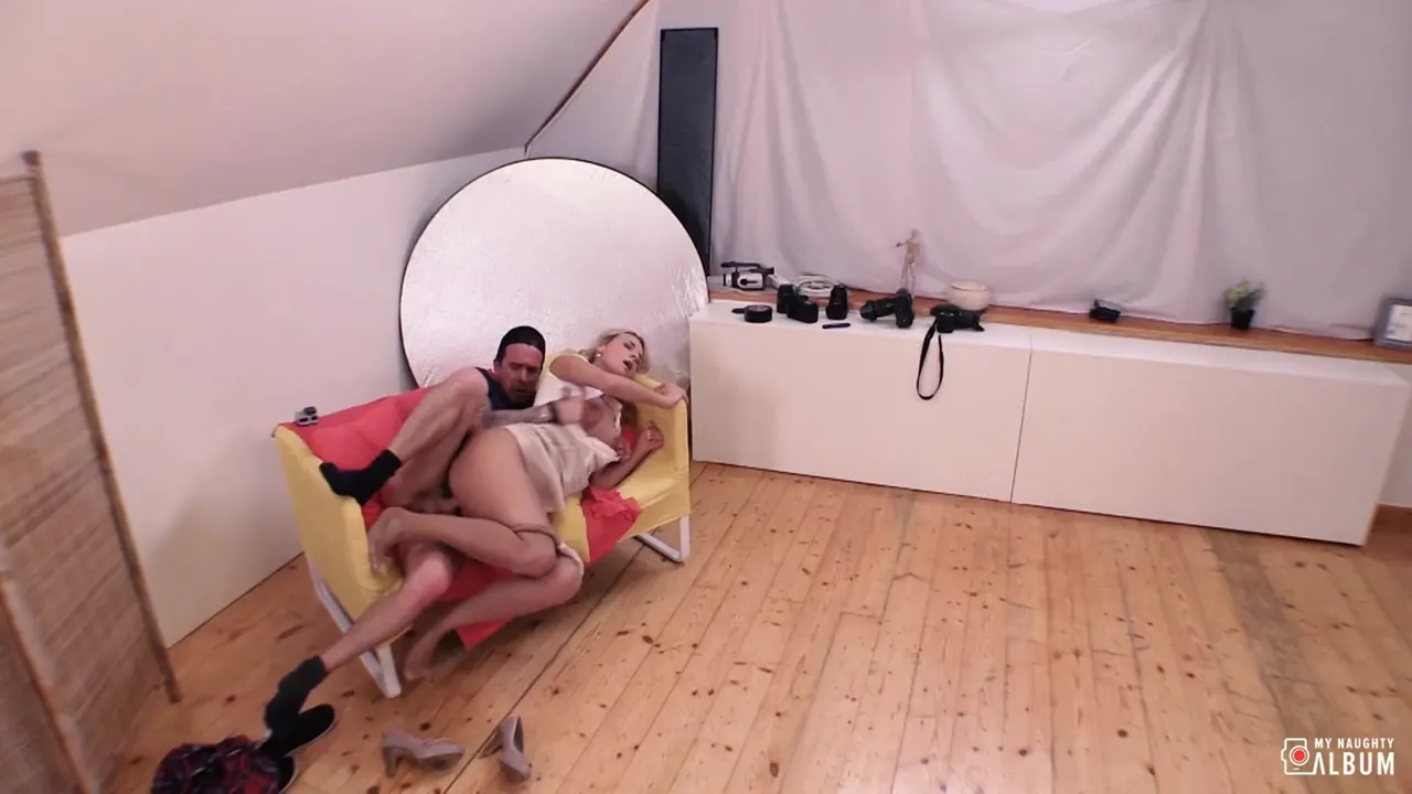 Blonde lets photographer fill her pussy with cum