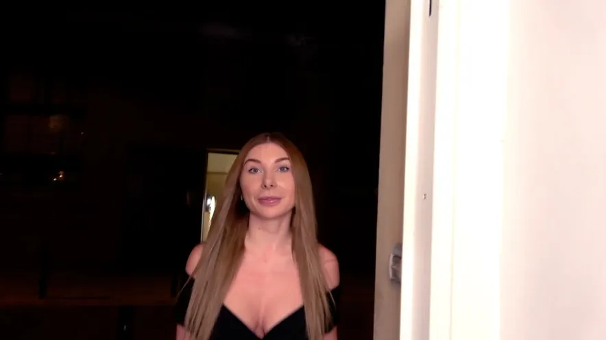 Marylin Crystal: Fucks On The First Date