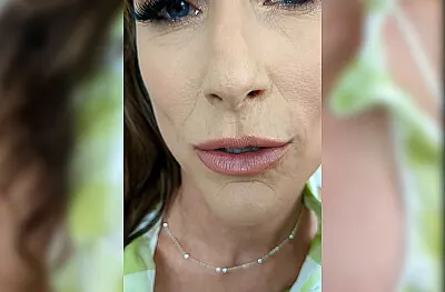 Sofie Marie Kissing