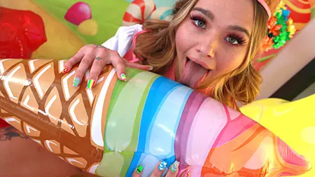 Mia Kay Interview & Preview